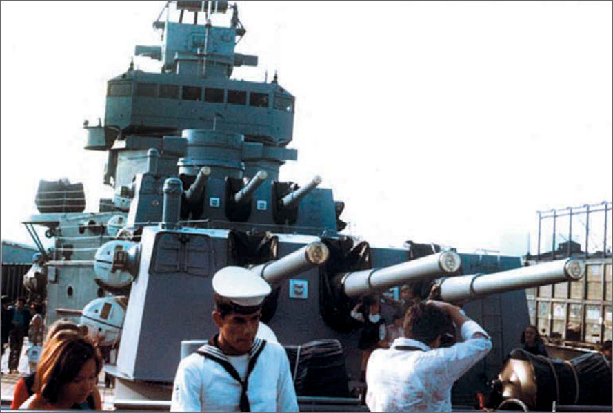 Носовые 152-мм башни крейсера «La Argentina»